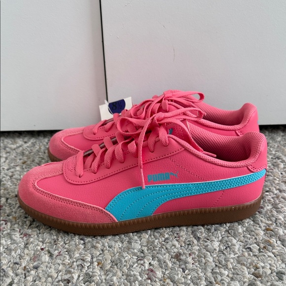 Puma Shoes - Puma Pink and Blue Sneakers